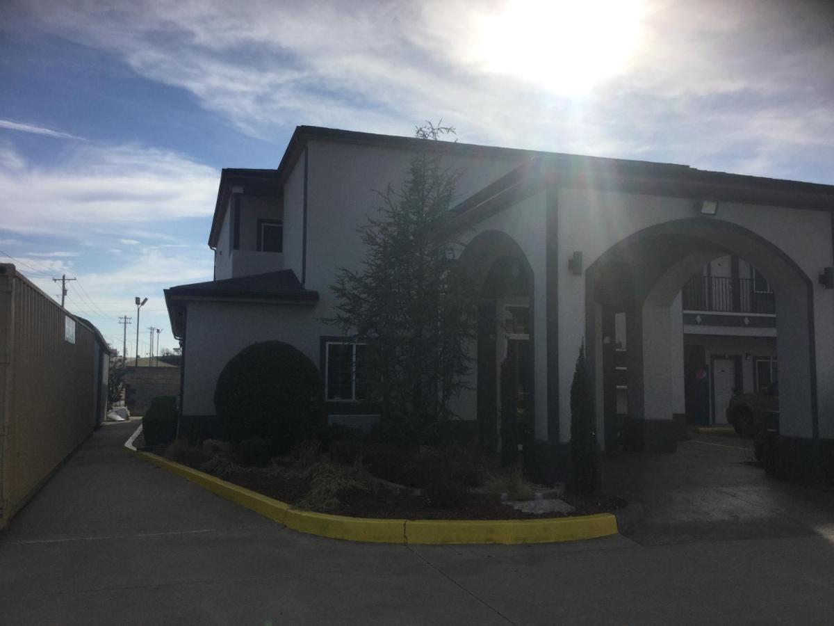 Muskogee Inn And Suites Exteriér fotografie